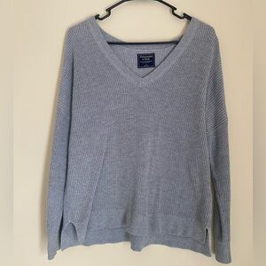 Abercrombie & Fitch Gray Knit Sweater